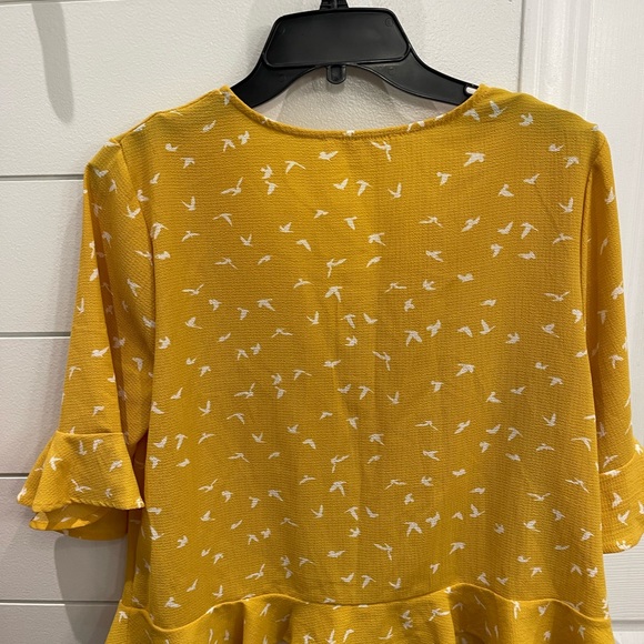 Elodie blouse, size large - Picture 4 of 4